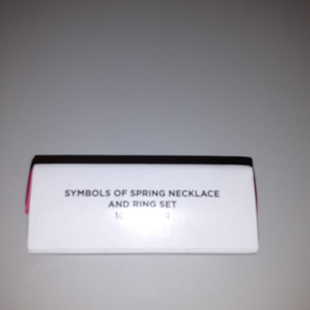 Avon Symbols of Spring 10 inch Necklace/w Extender Size 10 Ring. - Picture 10 of 10